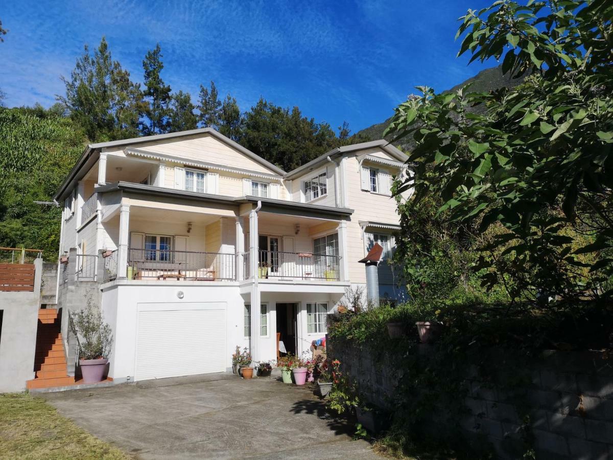 サラジー Le Papangue Bed & Breakfast エクステリア 写真